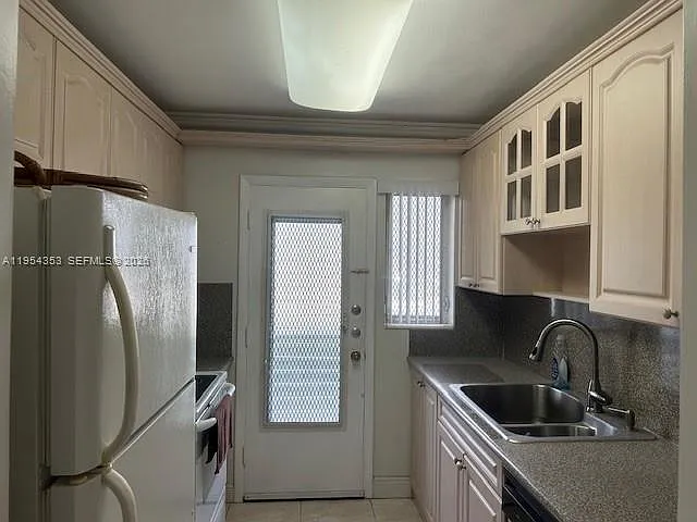 3923 NE 166th St #N-108 — Photo 17