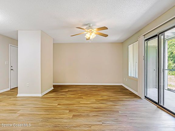 5th image of 3535 Sable Palm Ln Unit B