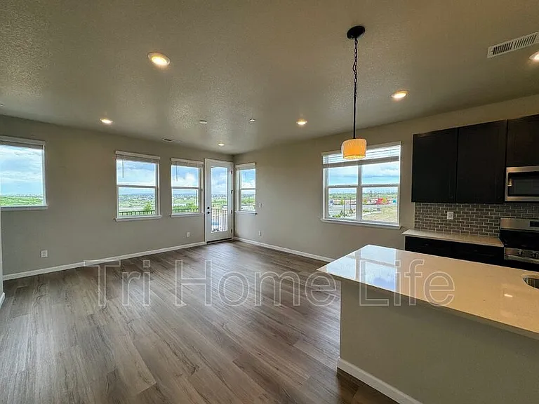 7022 Doncaster Ct — Photo 12