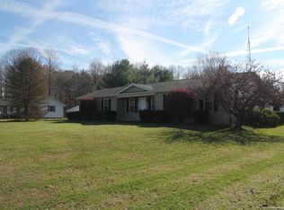 1006 W Vincennes Trl, Pekin, IN 47165