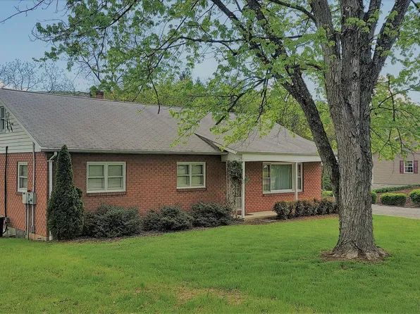 12602 Denny Dr, Corriganville, MD 21524