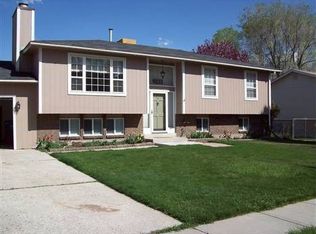 9233 S Laura Anne Way, Sandy, UT 84094