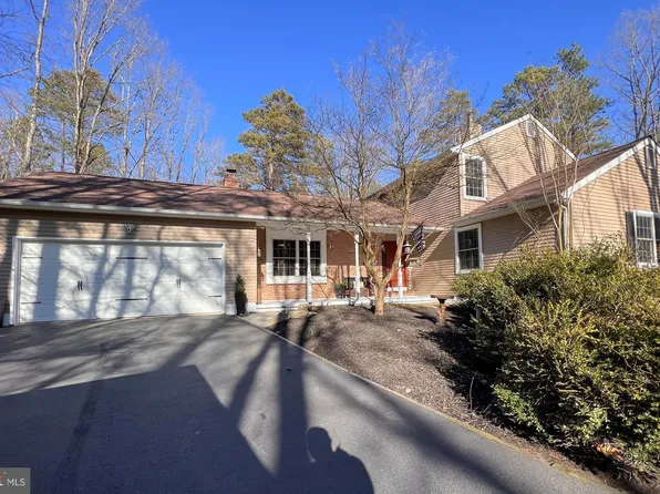39 Arrowhead Ct, Medford, NJ 08055