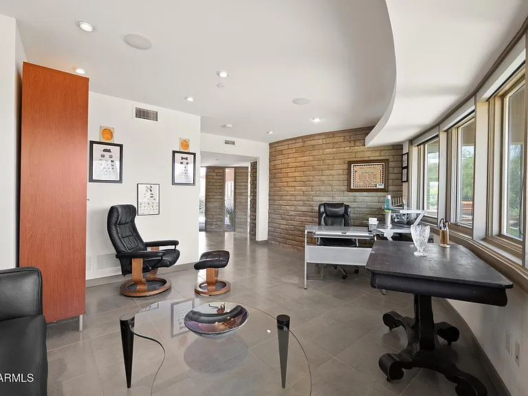 6111 N Palo Cristi Rd — Photo 23