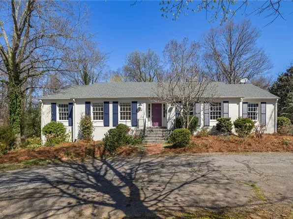 3907 King Arthur Ct, Winston Salem, NC 27104