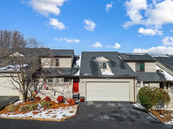 240 Shaker Ln, Forest, VA 24551