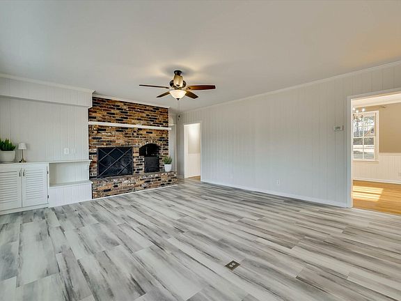 15th image of 134 Lake Bluff Drive