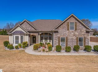 105 Cooper Oaks Ct, Simpsonville, SC 29681