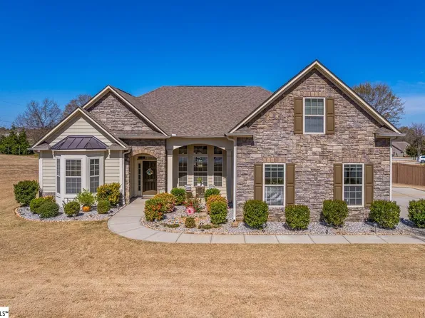 105 Cooper Oaks Ct, Simpsonville, SC 29681