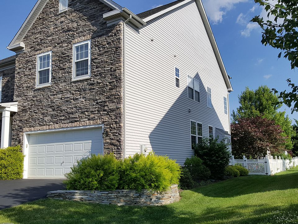 2nd image of 422 Mohican Dr