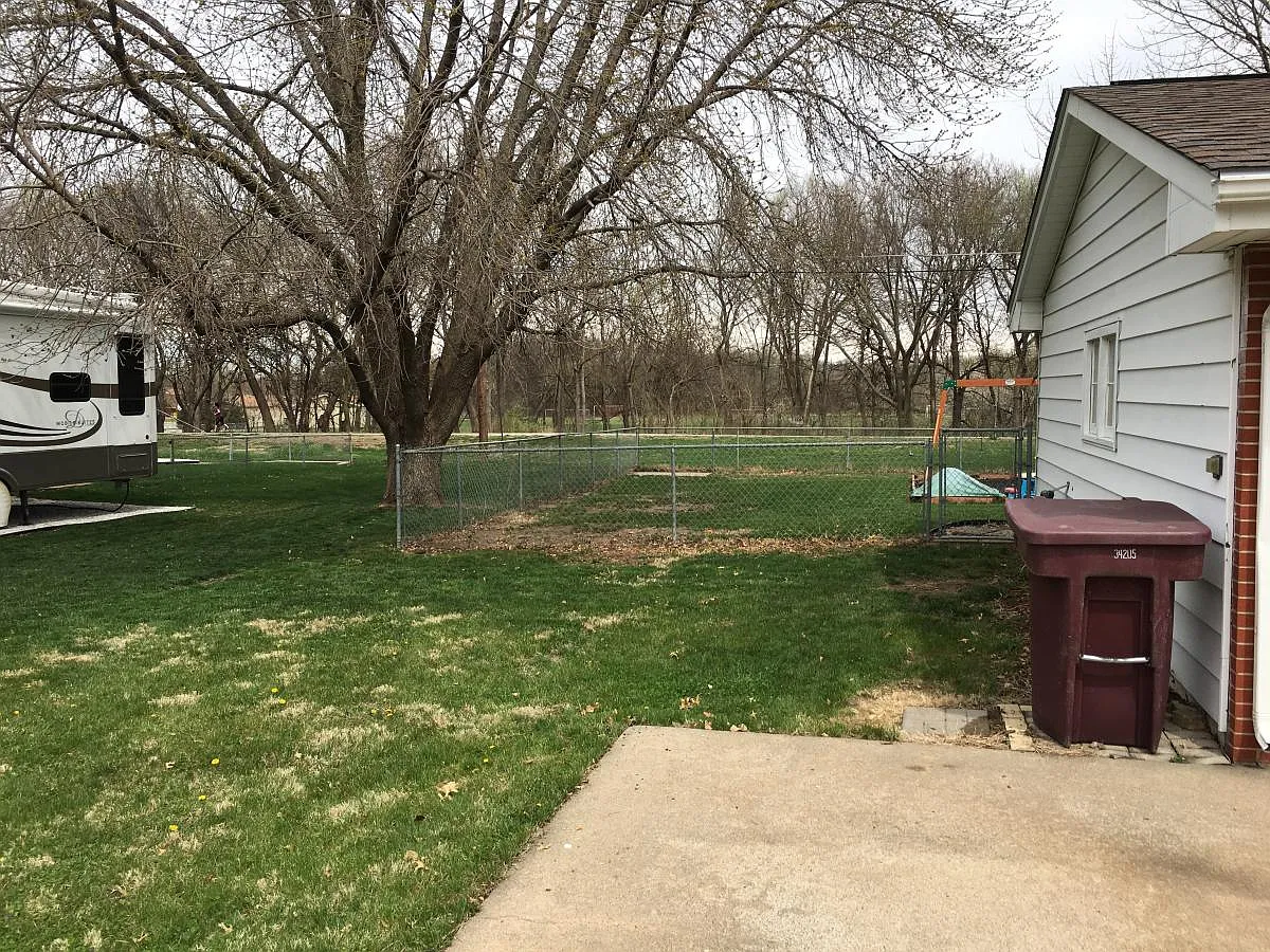 2 bed, 875 sqft, $1,600 — Photo 3