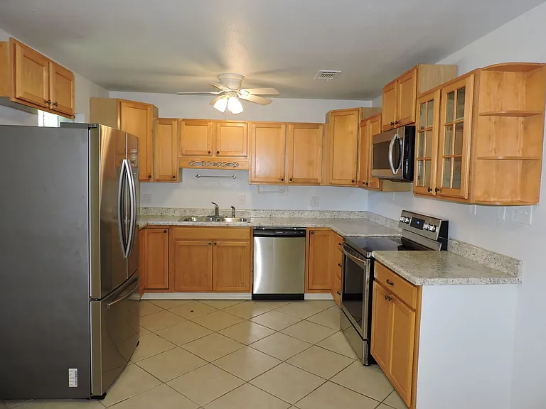 1070 Sagebrush Trl — Photo 7