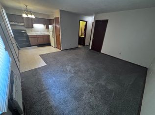 402 N Calhoun St APT E, South Whitley, IN 46787