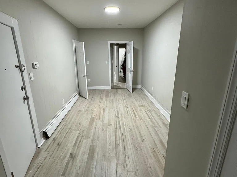 230 John St #1 — Photo 3