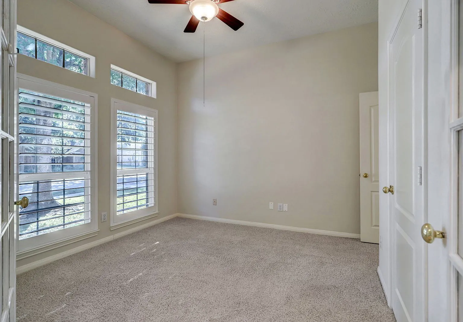 4 bed, 2.0 bath, 2162 sqft, $2,100 — Photo 3