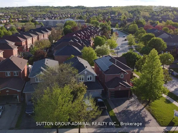470 Doubletree Ln, Newmarket, ON L3X 2E9
