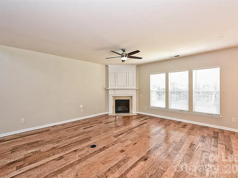 9824 Carson Whitley Ave — Photo 5