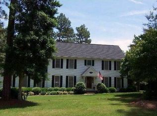 305 Lochland Ct, Fayetteville, NC 28311