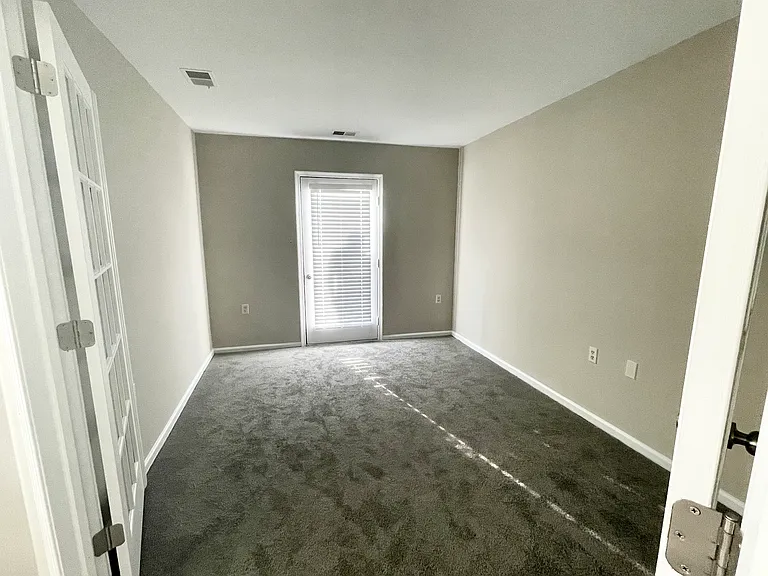152 Lindfield Cir — Photo 12