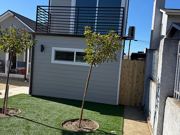 2nd image of 1202 Gertrude St #2