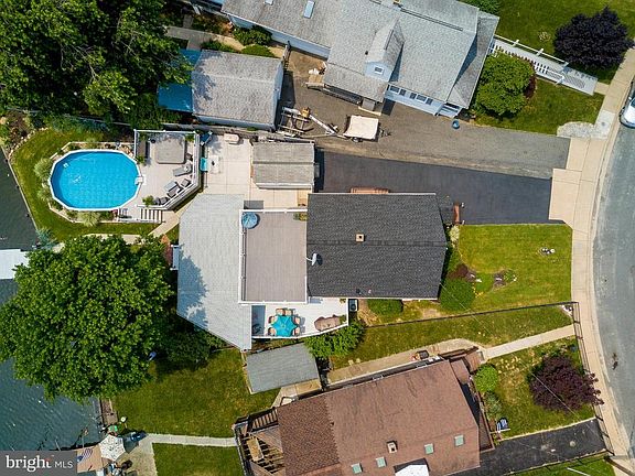 3rd image of 509 Bayside Dr