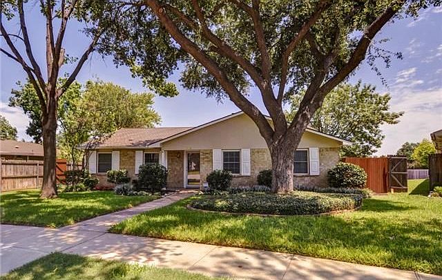 1st image of 428 Solitude Dr