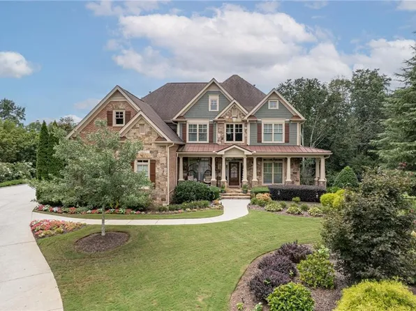 6435 Lakeaires Dr, Cumming, GA 30040