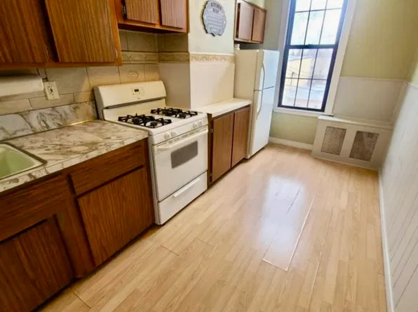 (undisclosed Address), Glendale, NY 11385