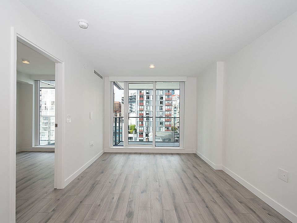 1st image of 1107 Richards St #401