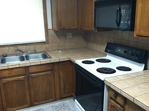 5th image of 2538 W San Miguel Ave
