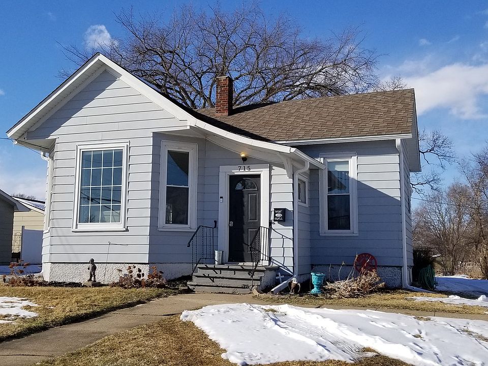 1st image of 715 Benton Ave E