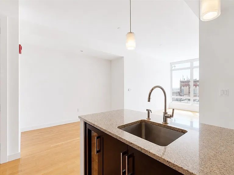 400 Stuart St #18G — Photo 8