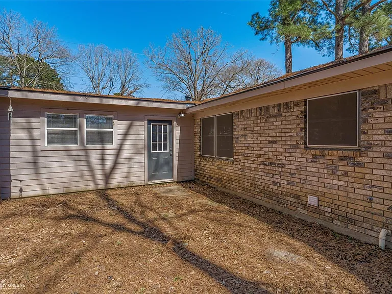 9346 Shartel Dr — Photo 29