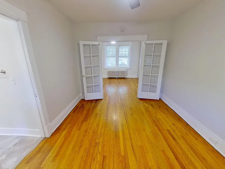 568 Park Ave #1 — Photo 8