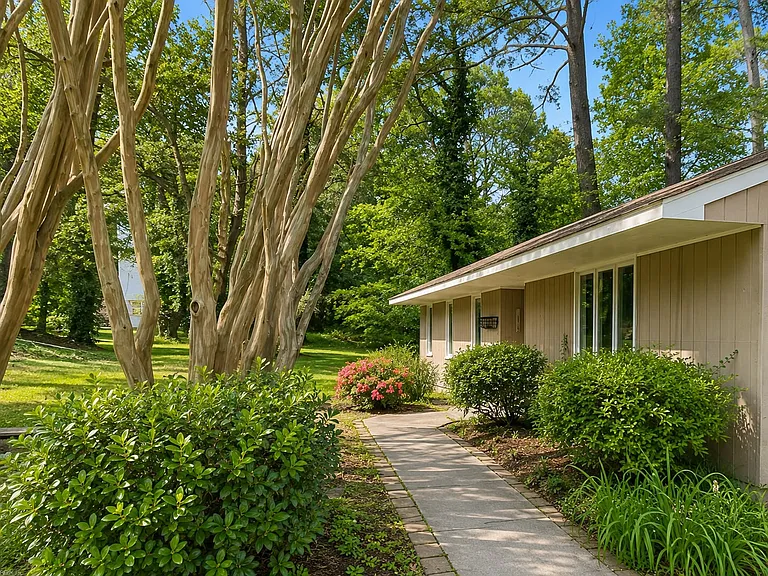 102 Stavenger Ct — Photo 3