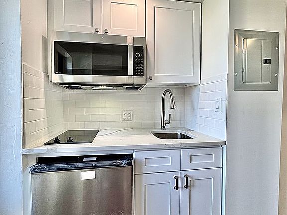 3rd image of 5 Tudor City Pl APT 529