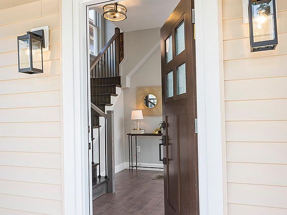 5th image of 3828 Floral Ave