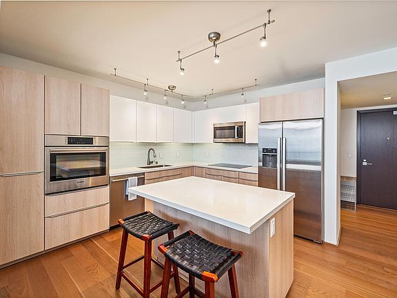 2nd image of 888 Kapiolani Blvd #3806