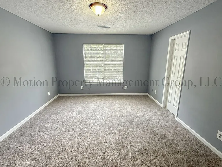 6710 Sunset Hills Blvd — Photo 8