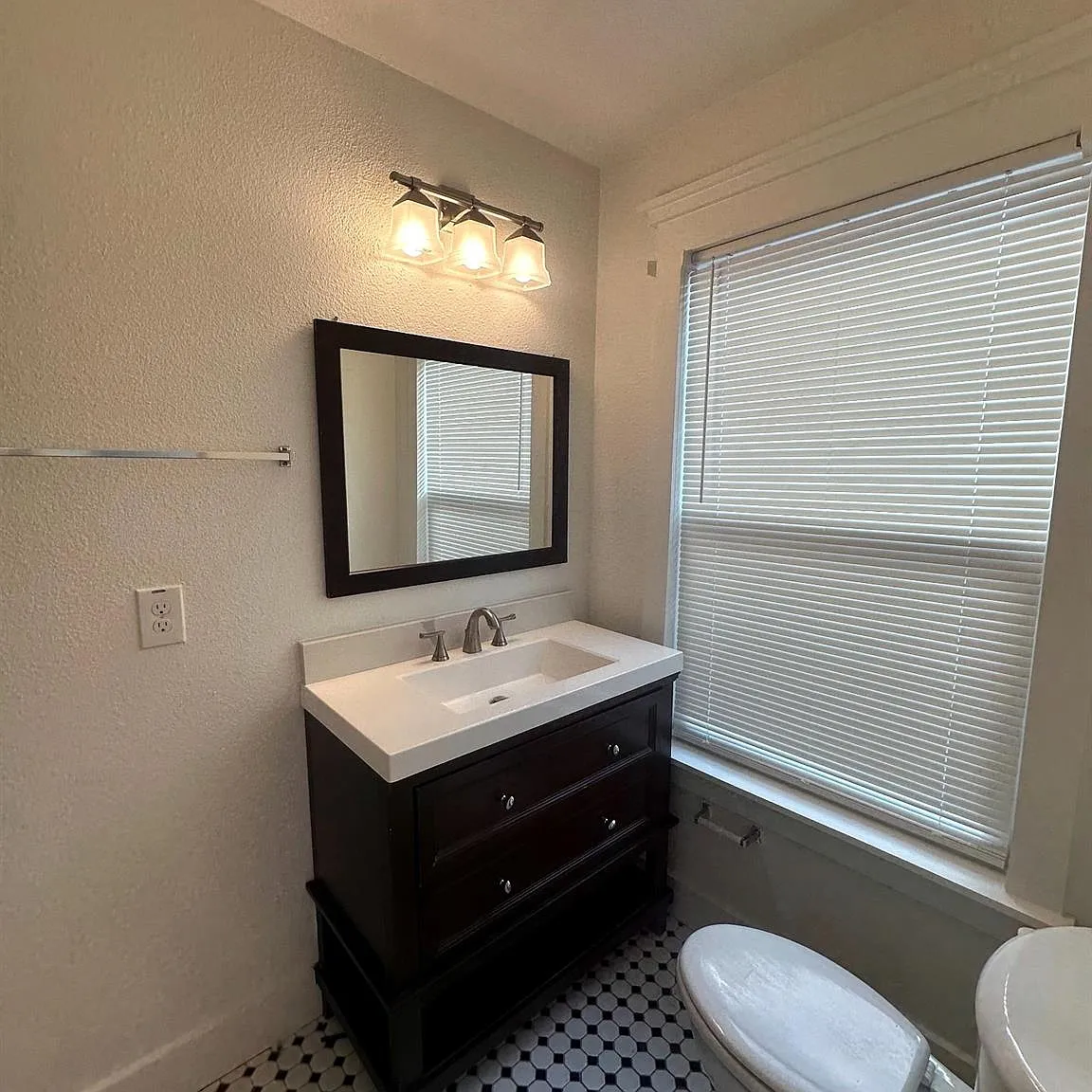 2 bed, 2.0 bath, 920 sqft, $1,650 — Photo 4