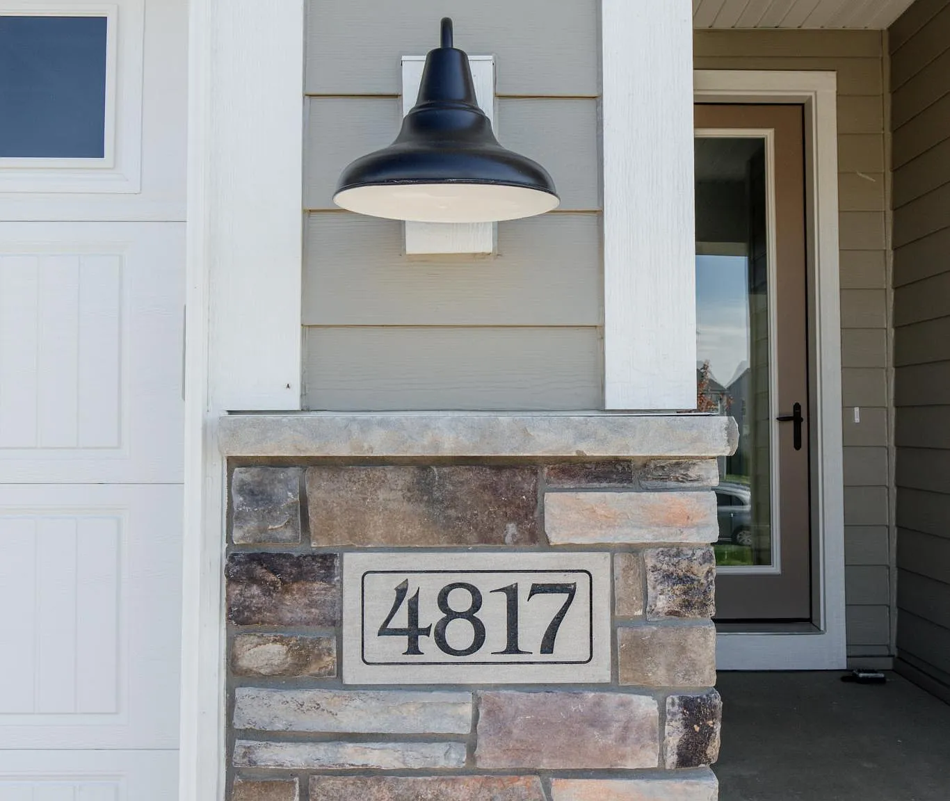 3 bed, 2764 sqft, $3,800 — Photo 2