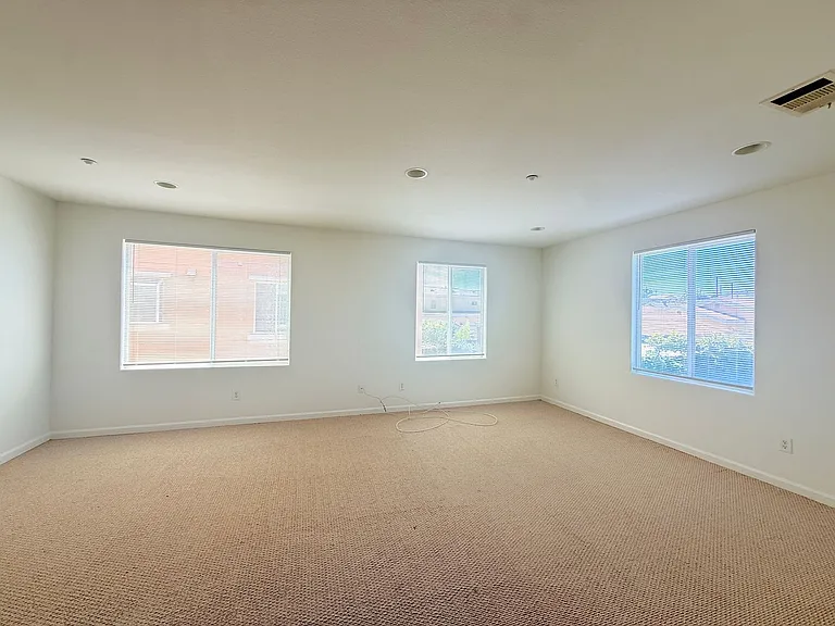 3317 Del Mar Ave — Photo 6
