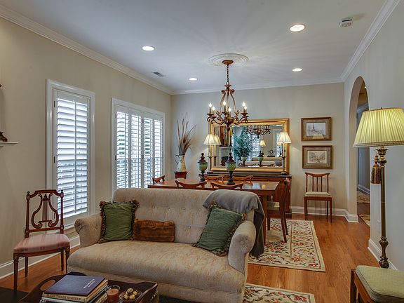 5th image of 425 Verandah Ln