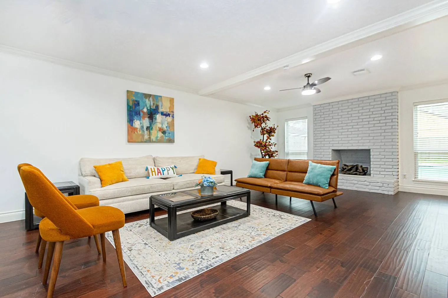 4 bed, 2.0 bath, 2615 sqft, $6,111 — Photo 2