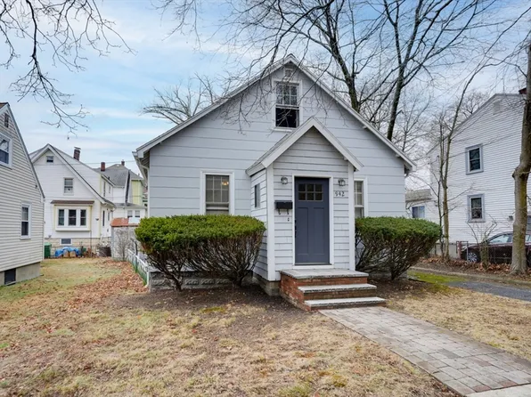 942 Highland Ave, Medford, MA 02155