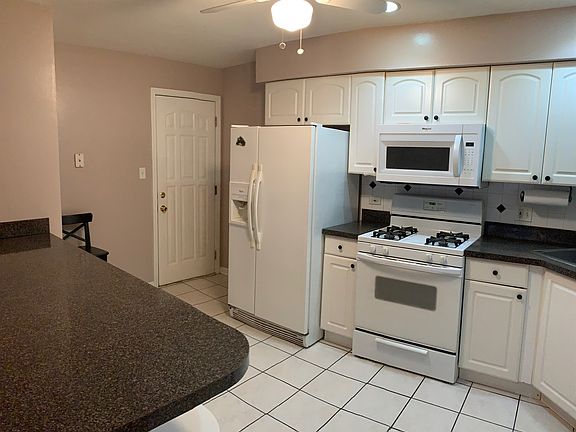 5th image of 10145 Hartford Ct