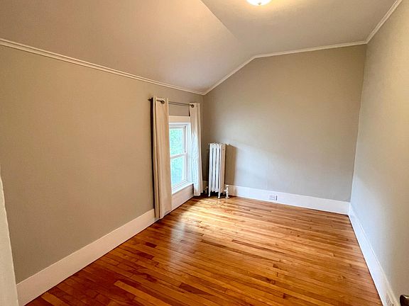 3rd image of 19 Pearl St APT D