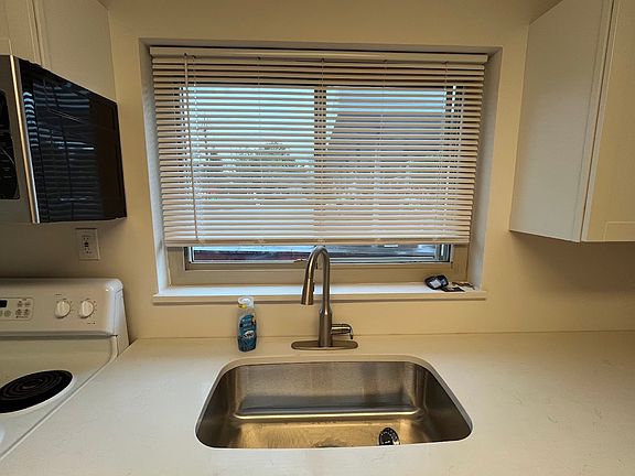 4th image of 533 E Dorothy Ln Unit 1