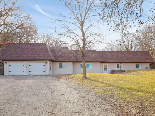 829 W State St, Belle Plaine, MN 56011