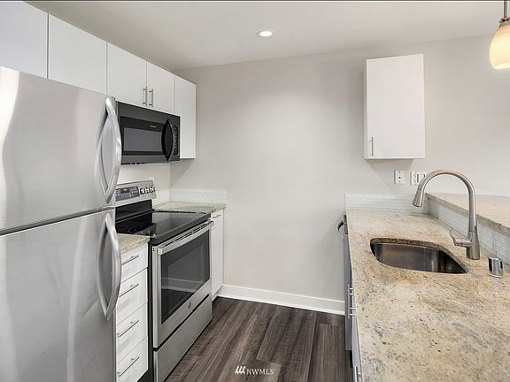 5th image of 15132 NE 82nd St Unit 104